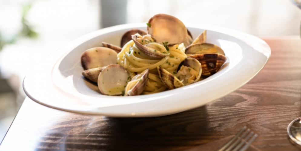 Linguine alle vongole and bottarga